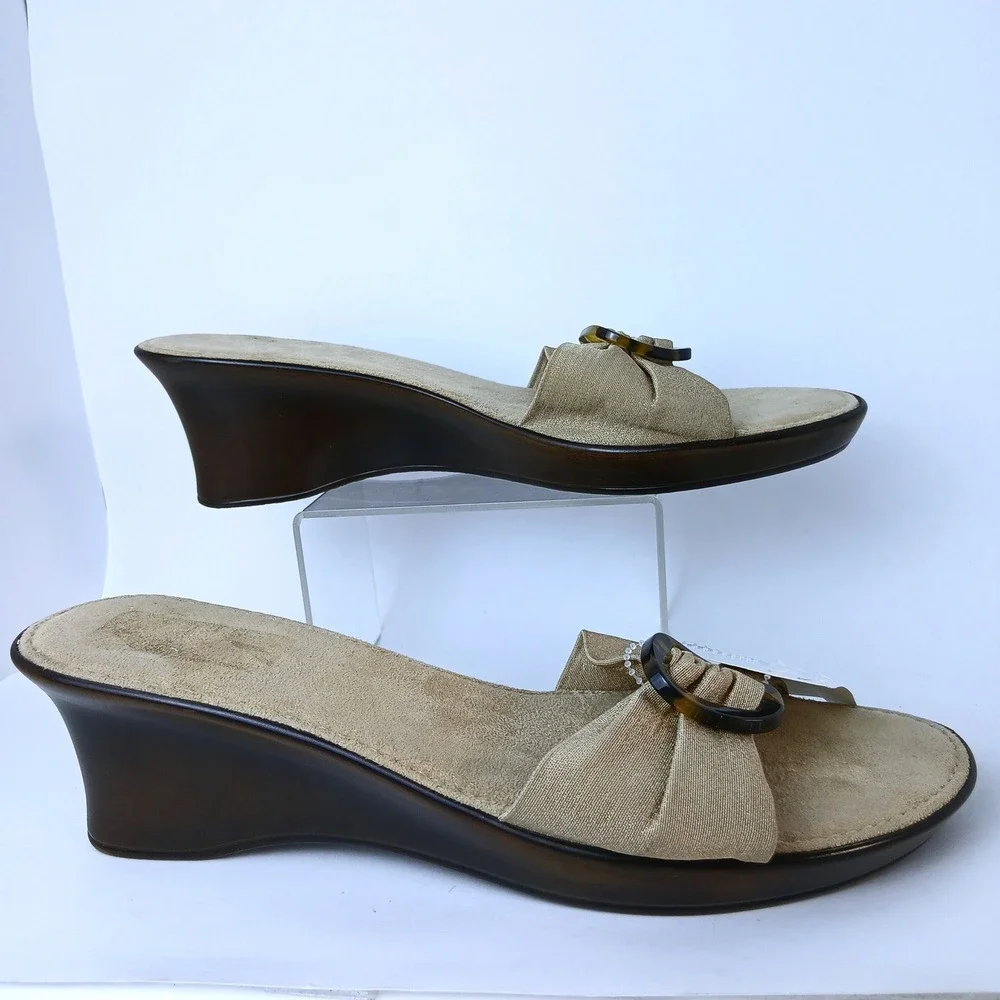 NWT Italian Shoemakers Gold Wedge Slide Sandals Tortoise Buckle Sz 8 Summer